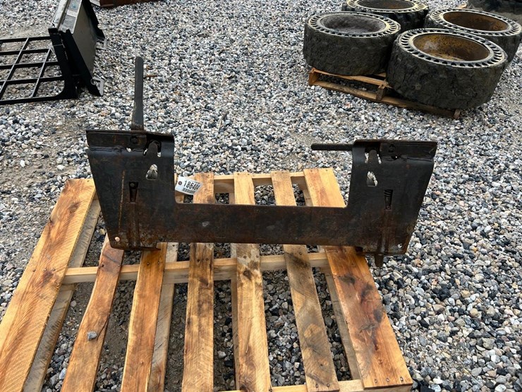 bobcat-skid-steer-quick-attach-plate-image-2
