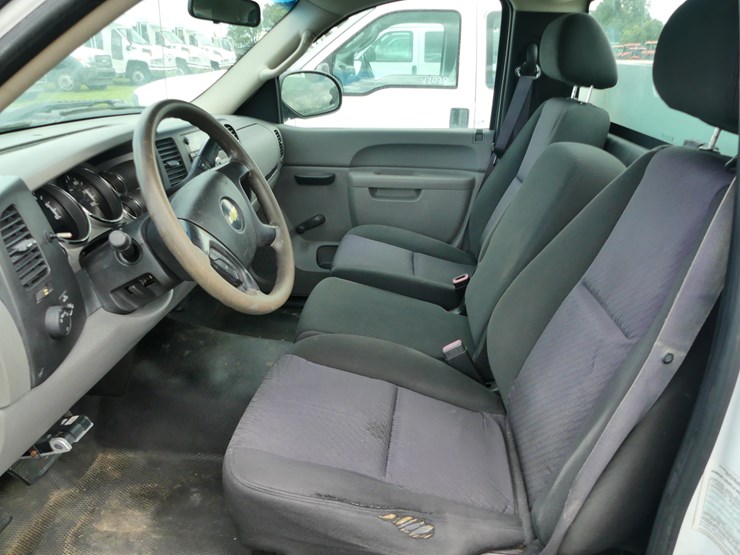 2011-chevrolet-2500hd-image-8