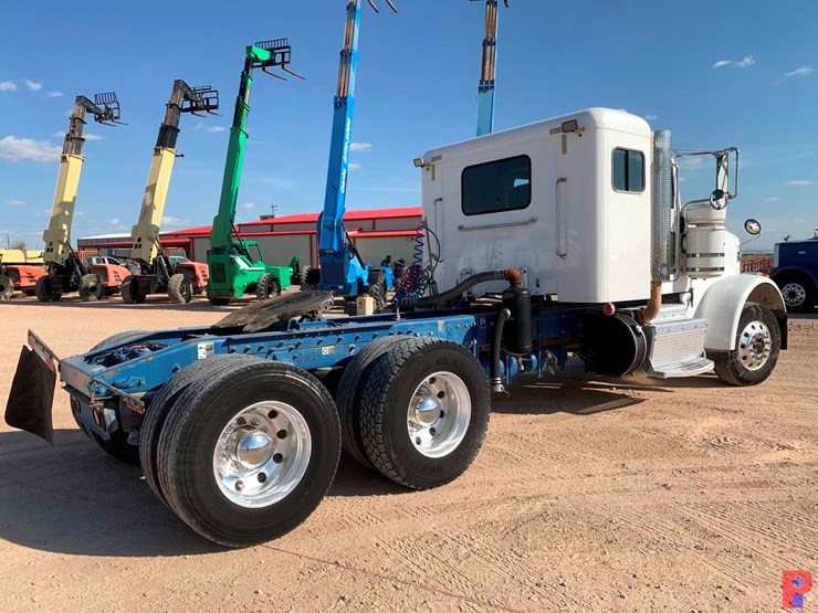 2012-peterbilt-367-image-8