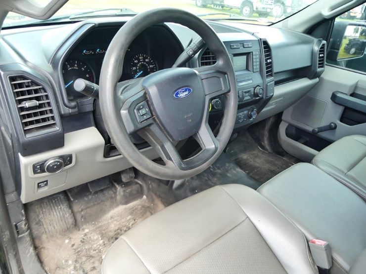 2020-ford-f150-xl-image-10