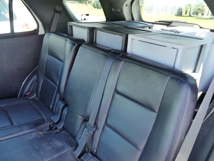 2017-ford-explorer-image-7