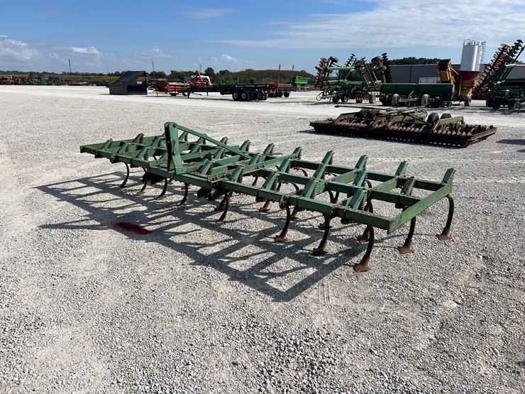john-deere-1100-image-1