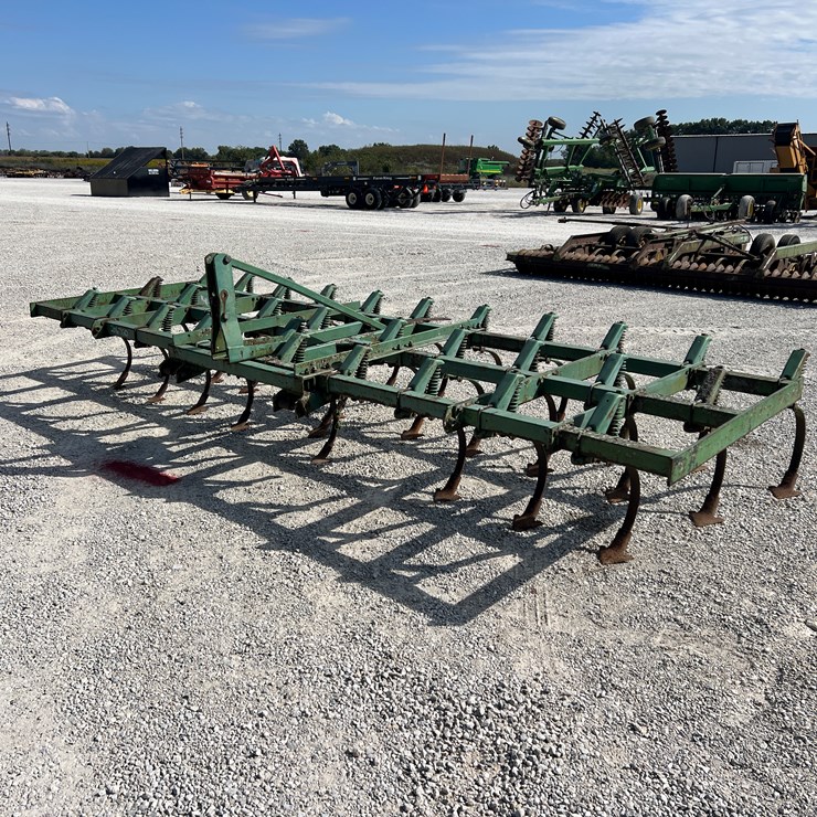 JOHN DEERE 1100