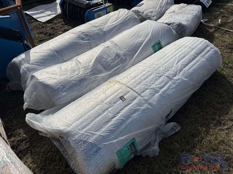 rolls-of-bubble-aluminum-foil-reflective-insulation-image-3