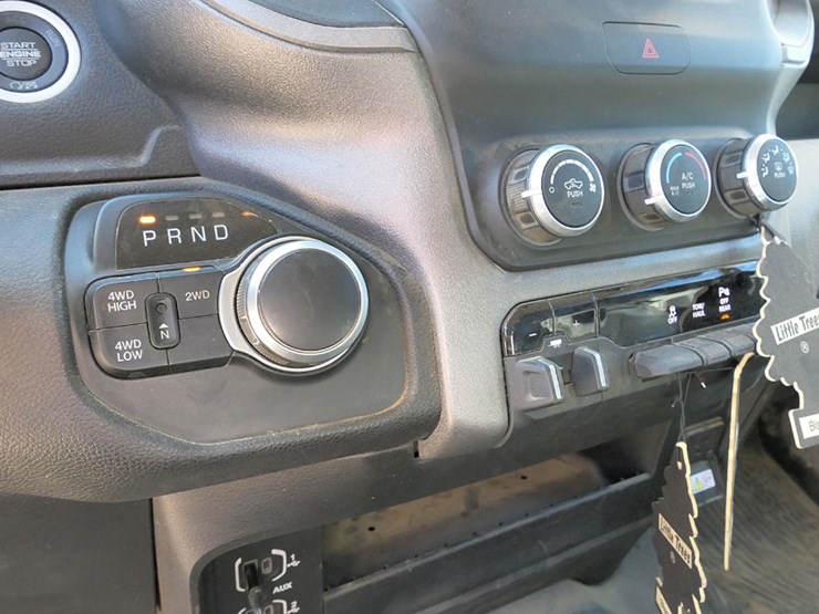 2020-dodge-ram-3500-image-33