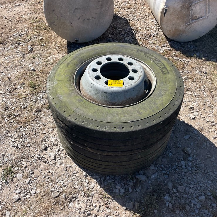 #2002 • Lot of (2) 245/70R17.5 Tires Inv# 29765