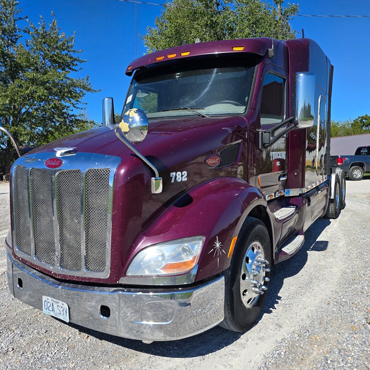 2015 PETERBILT 579