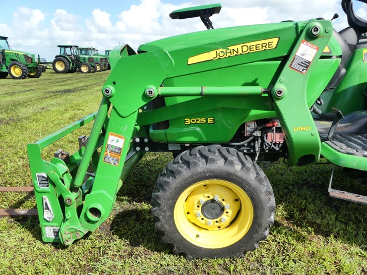 john-deere-3025e-image-8