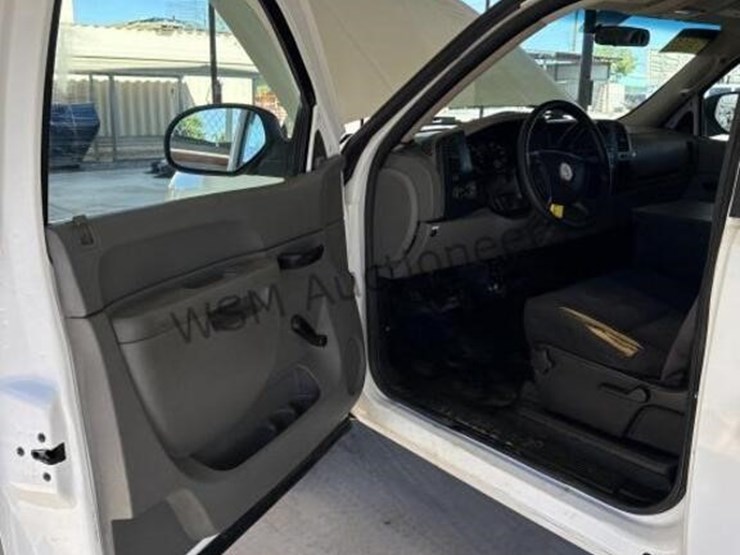 2012-chevrolet-silverado-1500-image-19