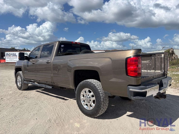 2015-chevrolet-silverado-3500-image-4