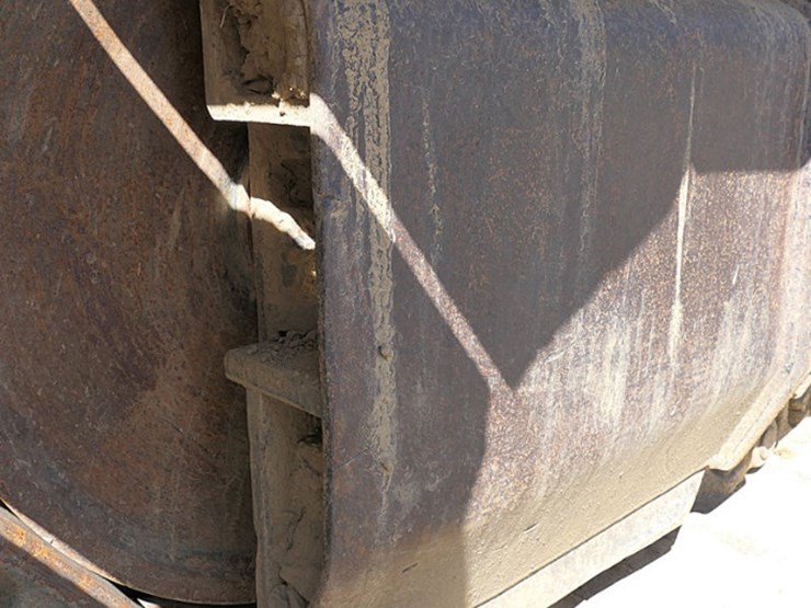 2011-caterpillar-320d-image-15