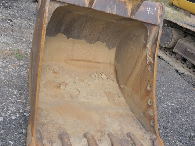 caterpillar-320d-image-3
