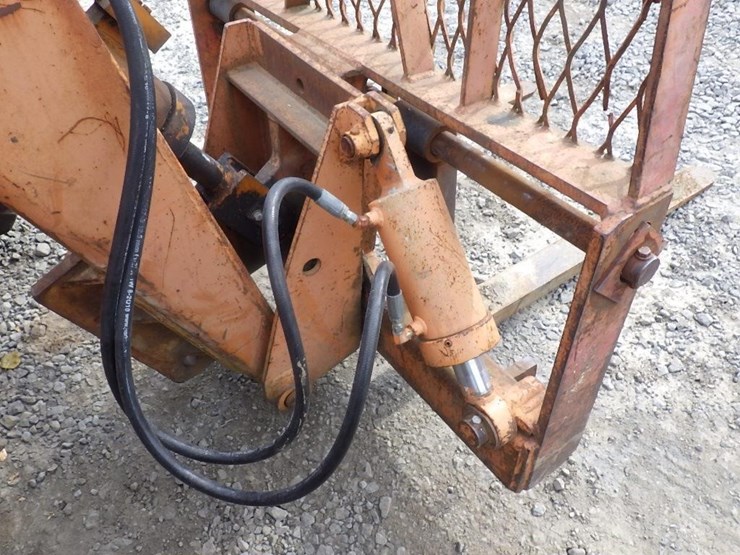lull-644tt-34-telescopic-reach-lift-image-13