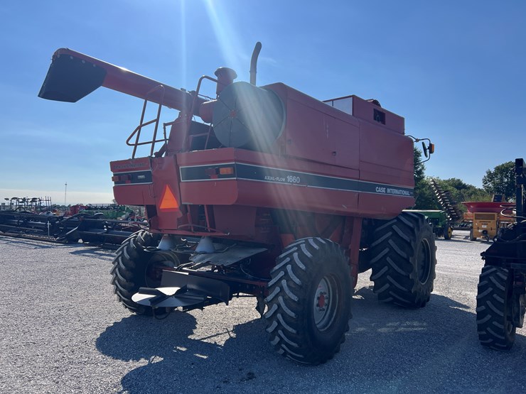 1990-case-ih-1660-image-24