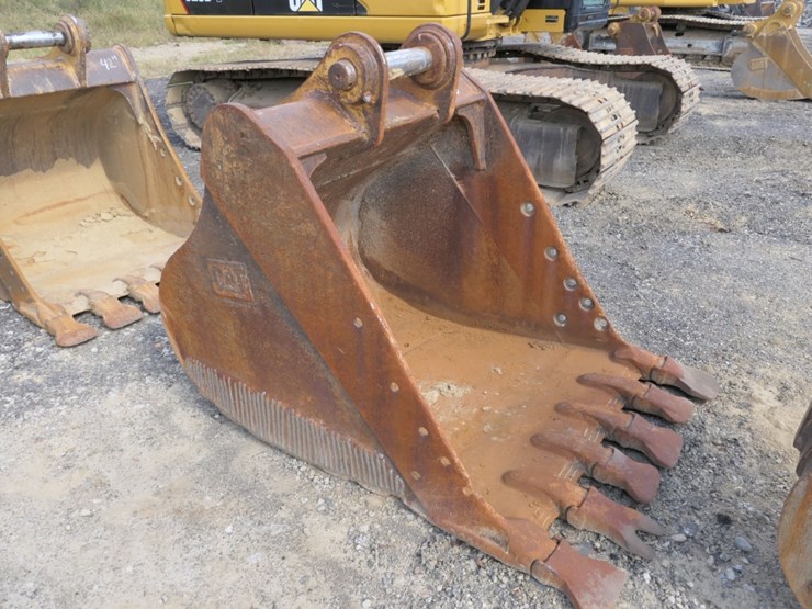 caterpillar-320d-image-2