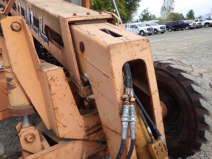 lull-644tt-34-telescopic-reach-lift-image-14