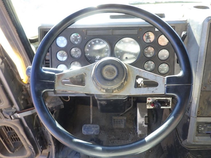 1999-mack-ch613-image-36
