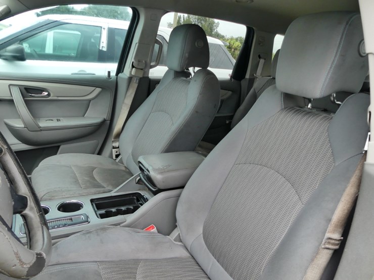2013-chevrolet-traverse-image-10