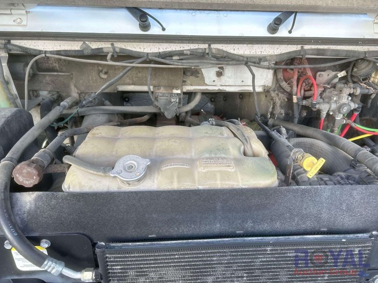 2017-freightliner-mt55-image-9