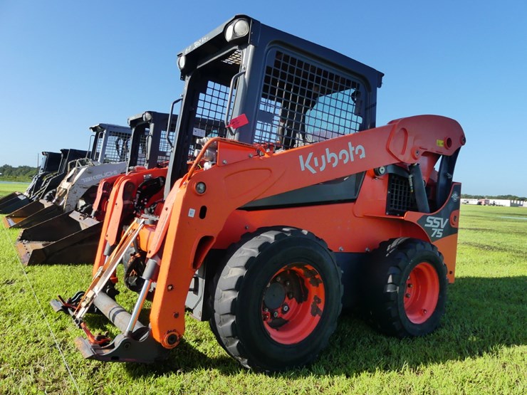 2021-kubota-ssv75-image-2
