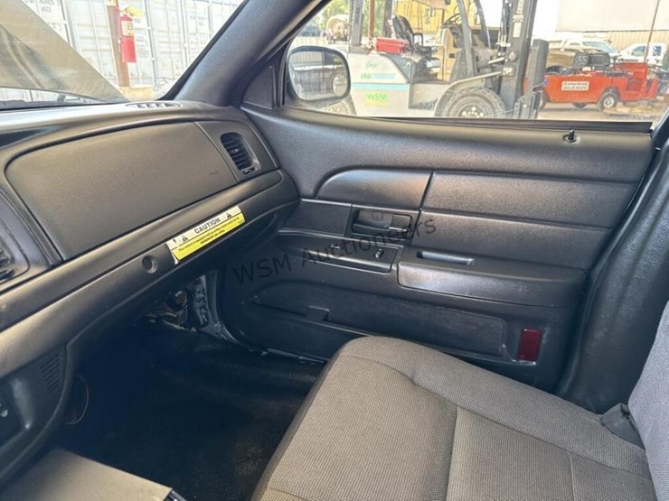 2008-ford-crown-victoria-sdn-image-20