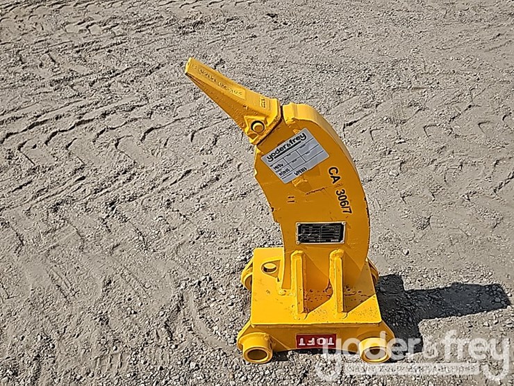 2025-caterpillar-305-image-2