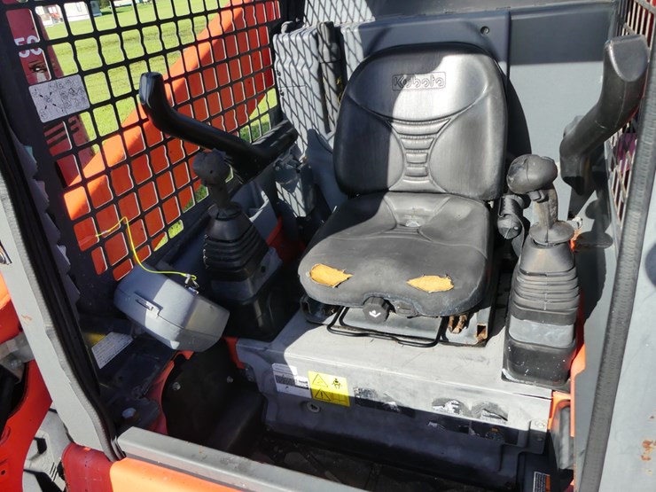 2017-kubota-ssv75-image-13
