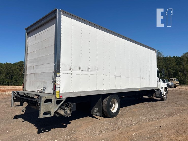 2019-hino-268-image-4