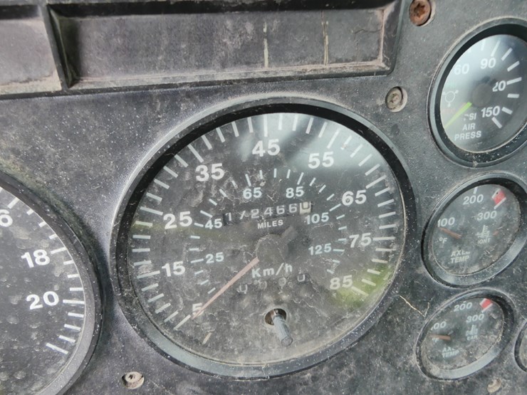 2000-mack-ch613-image-10