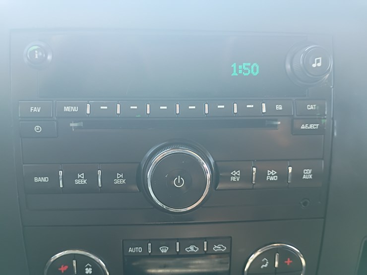 2010-chevrolet-silverado-1500-image-40