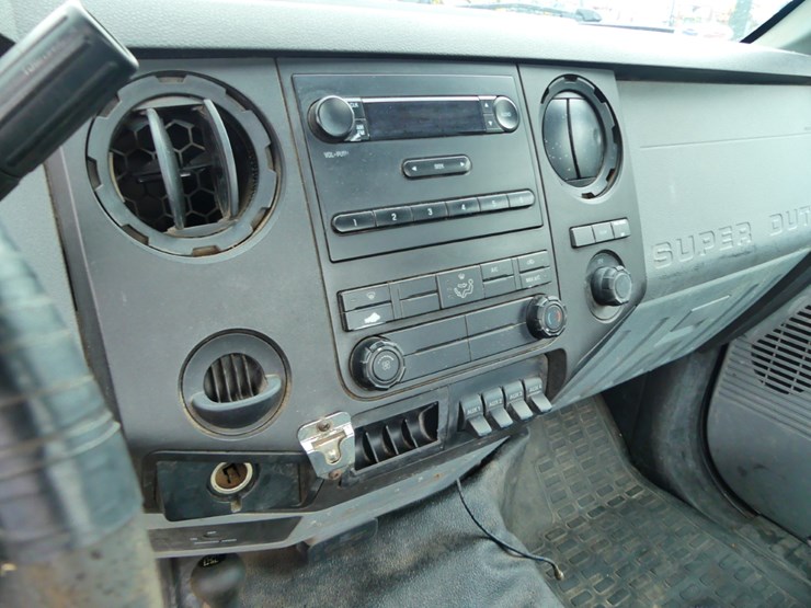 2016-ford-f350-xl-image-13