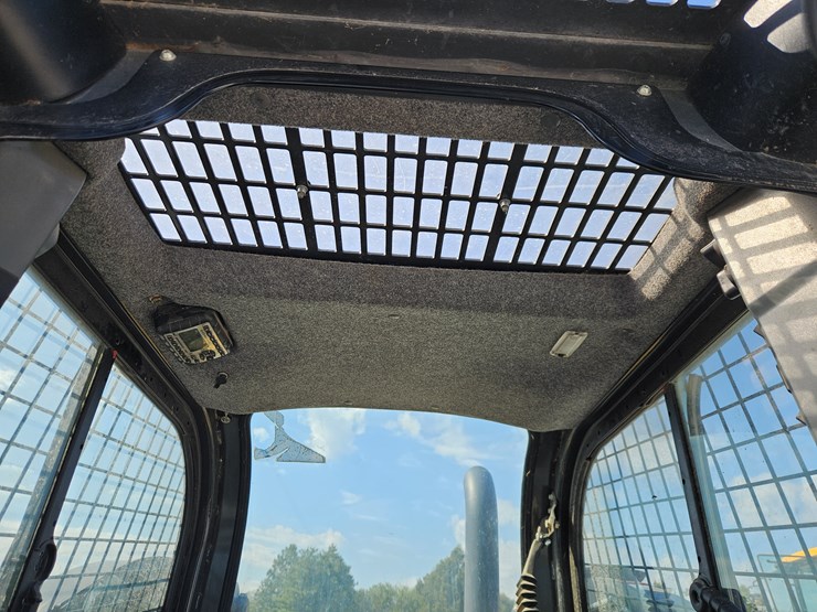 2014-new-holland-l223-image-6