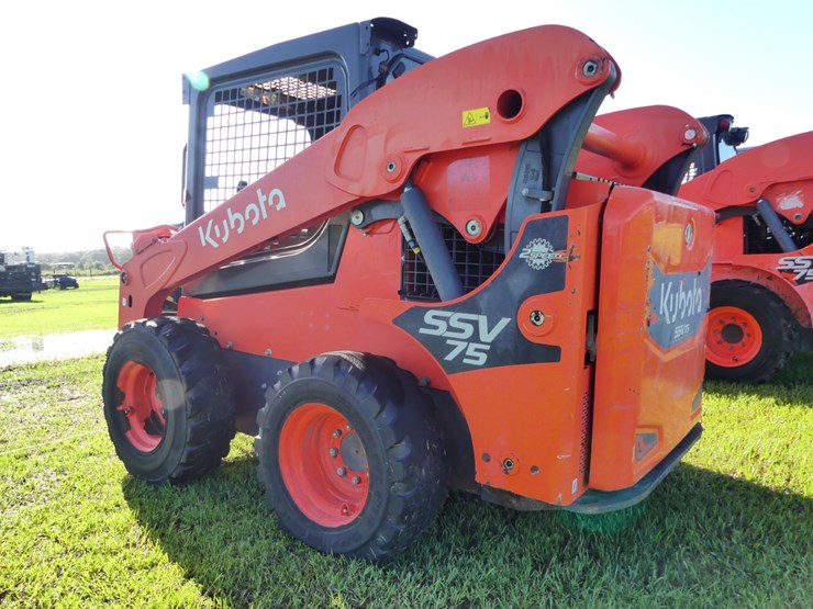 2021-kubota-ssv75-image-4