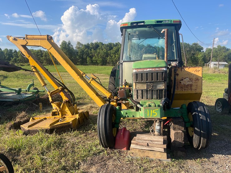 #115-•-john-deere-tractor-with-side-cutter-image-2
