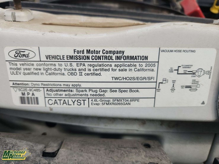 2005-ford-cargo-image-37