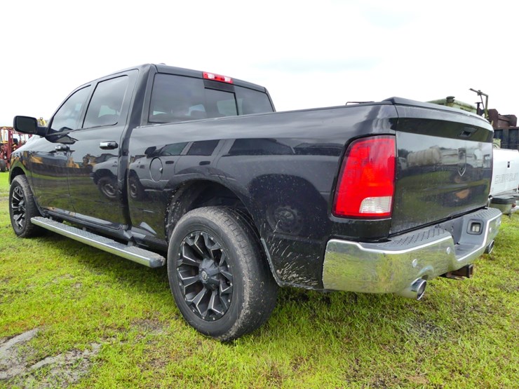 2015-dodge-ram-1500-image-4