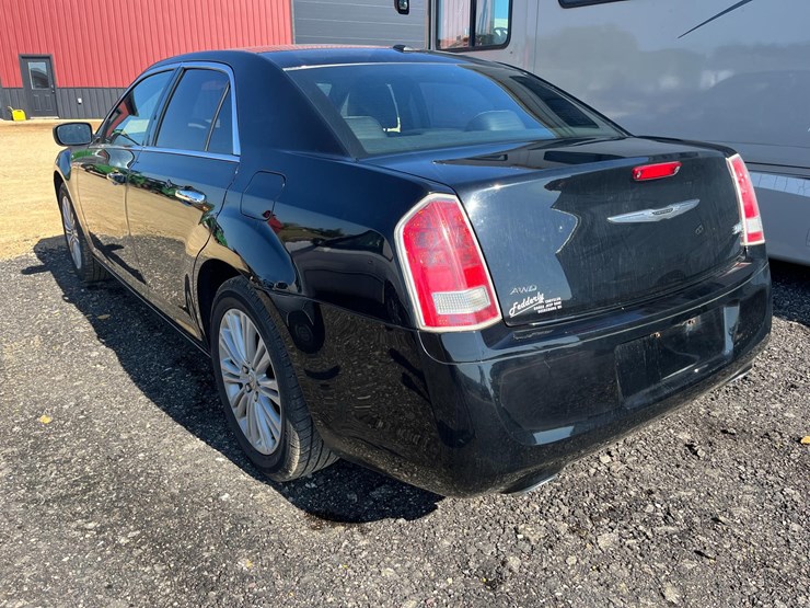 2012-chrysler-300-s-image-4