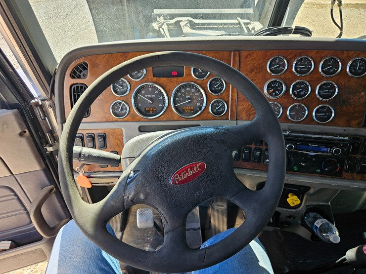 2007-peterbilt-379-image-56