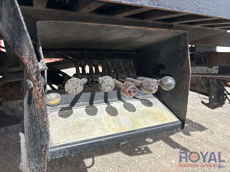2003-ford-f550-image-26