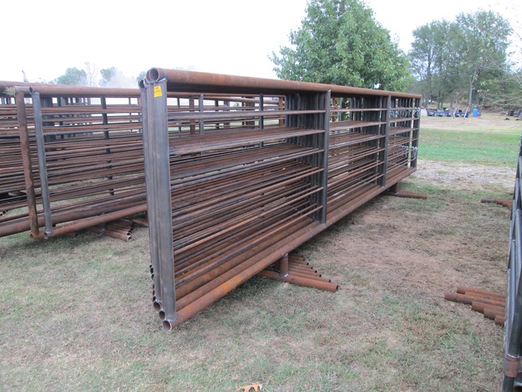 #65-•-(9)-freestanding-panels-&-(1)-gate-inv-#-29806-image-1