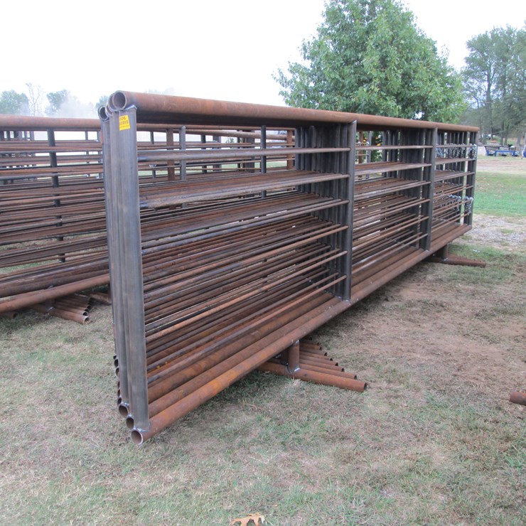 #65 • (9) Freestanding Panels & (1) Gate Inv # 29806