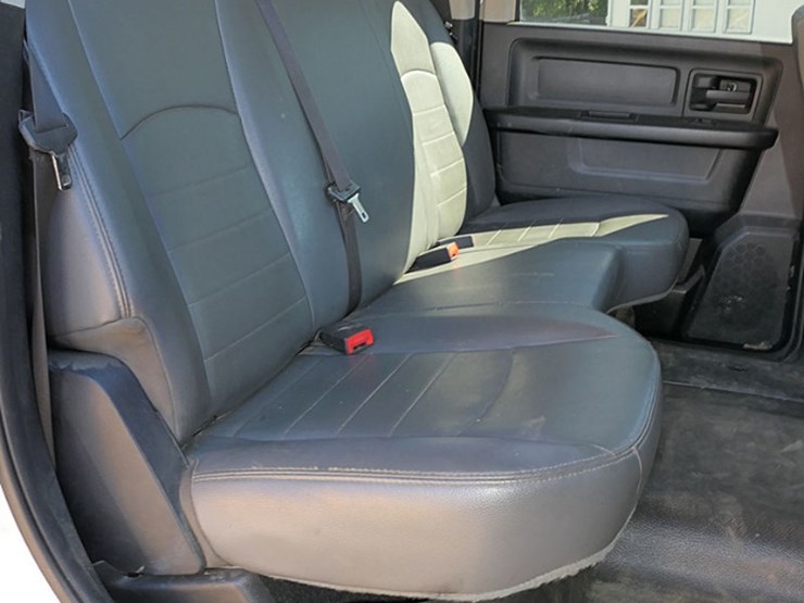 2017-dodge-ram-3500-image-19