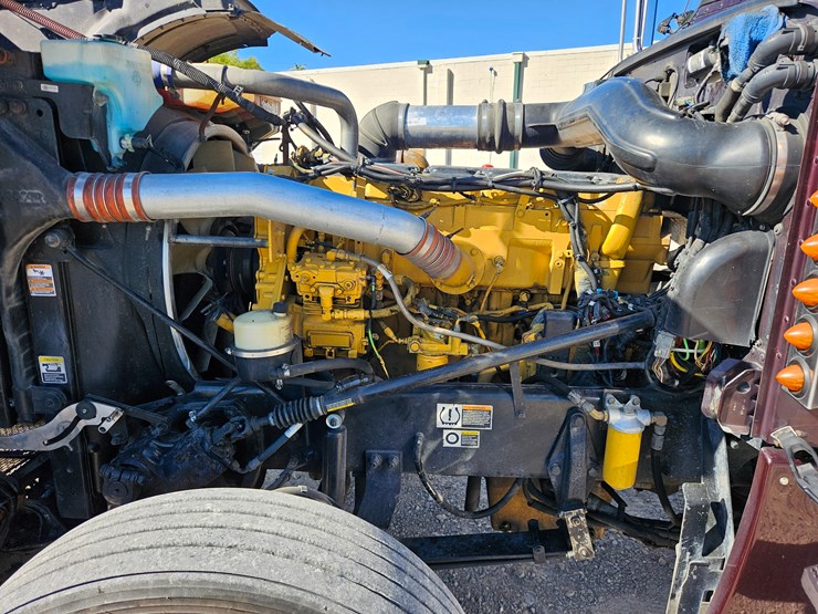 2013-peterbilt-389-image-33