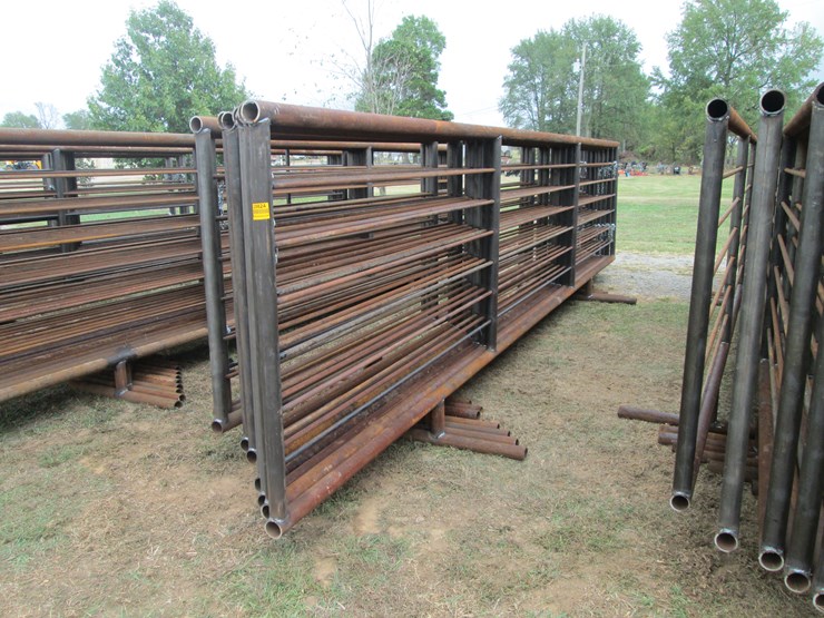 #70-•-(9)-freestanding-panels-&-(1)-gate-inv-#-29824-image-1
