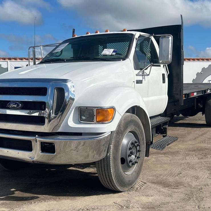2006 FORD F650