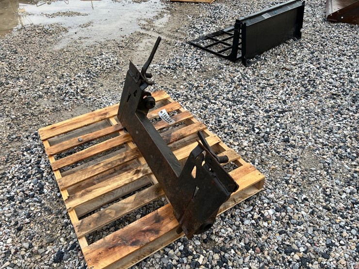 bobcat-skid-steer-quick-attach-plate-image-3
