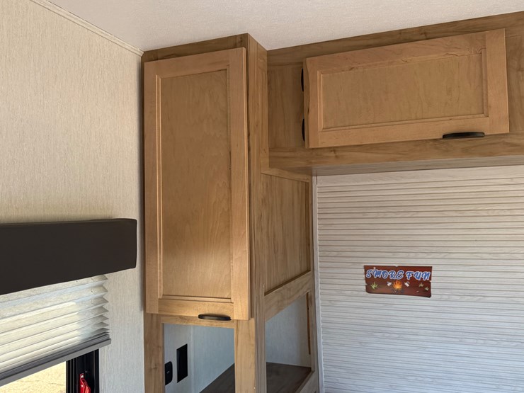 #6895-•-2024-forrest-river-timberwolf-mini-loft-camper-image-48
