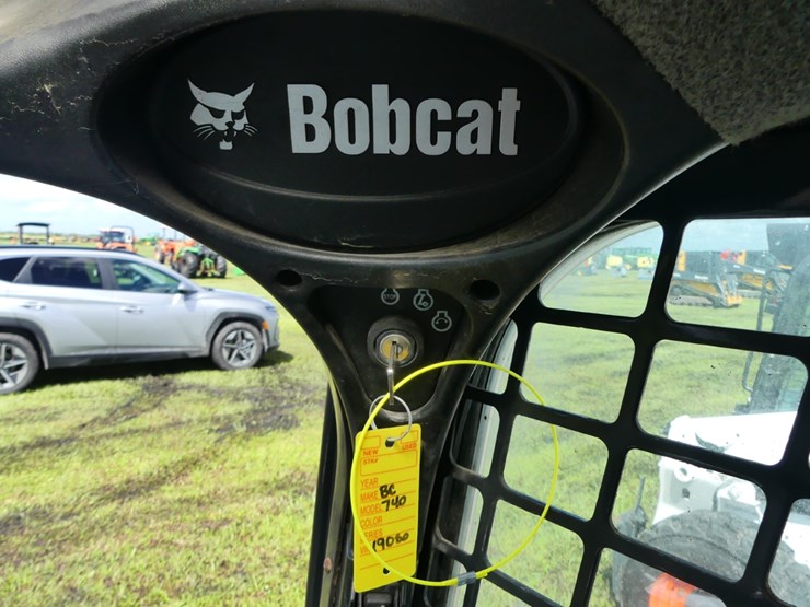 2021-bobcat-s740-image-15