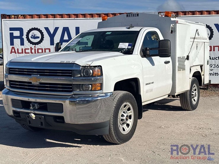 2015-chevrolet-silverado-3500hd-image-1