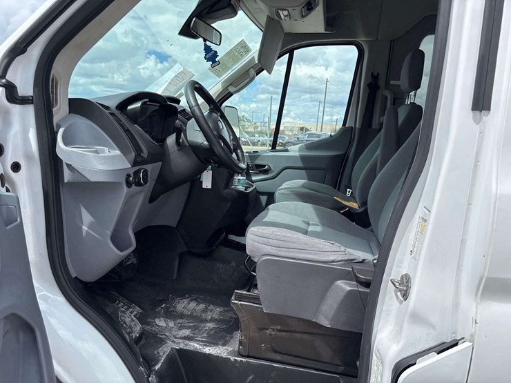 2015-ford-transit-image-7